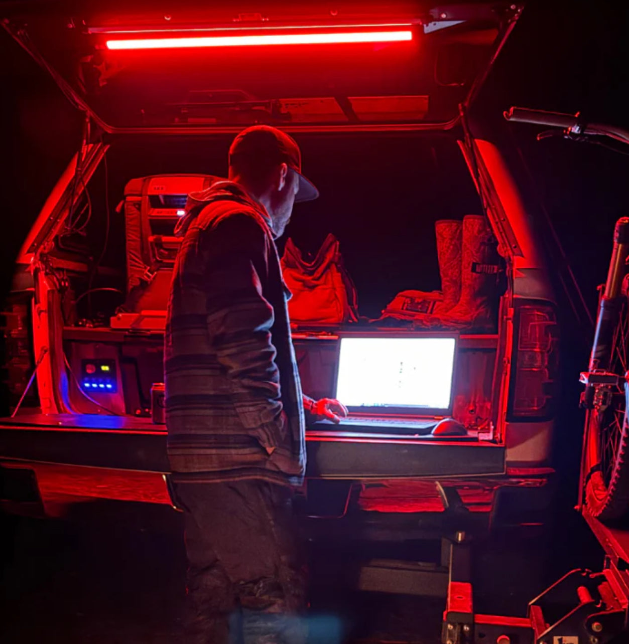 Interior Lighting - White/Red Dimmable