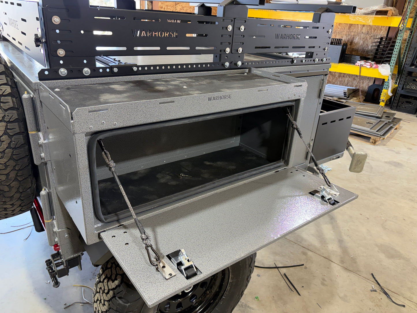 Medium STEEL Side Saddle Box