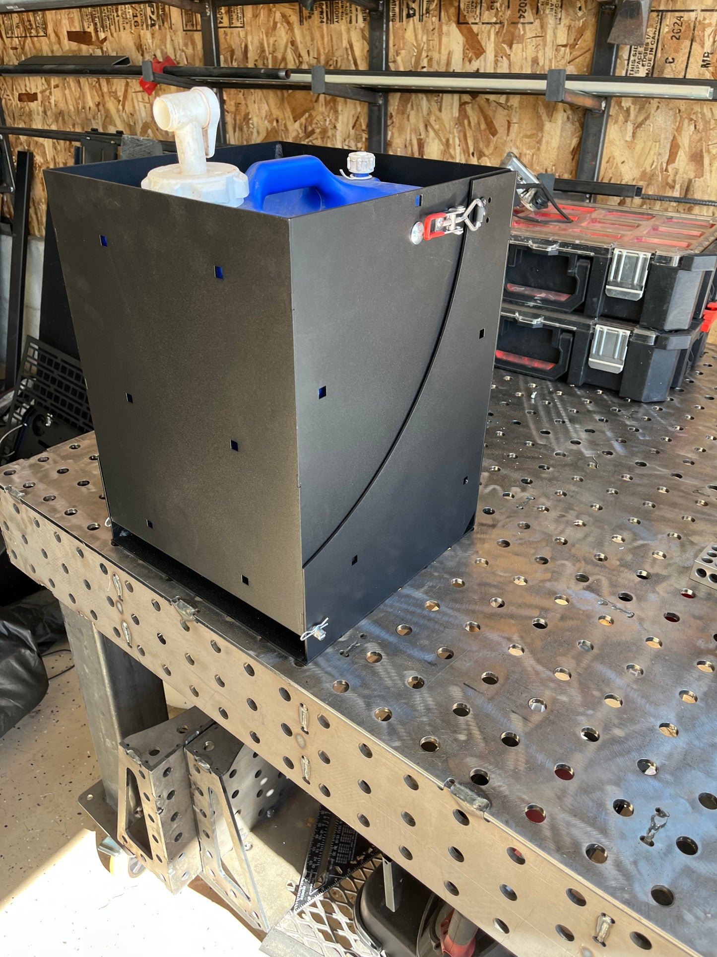 7-Gallon Water Carrier/TIpper
